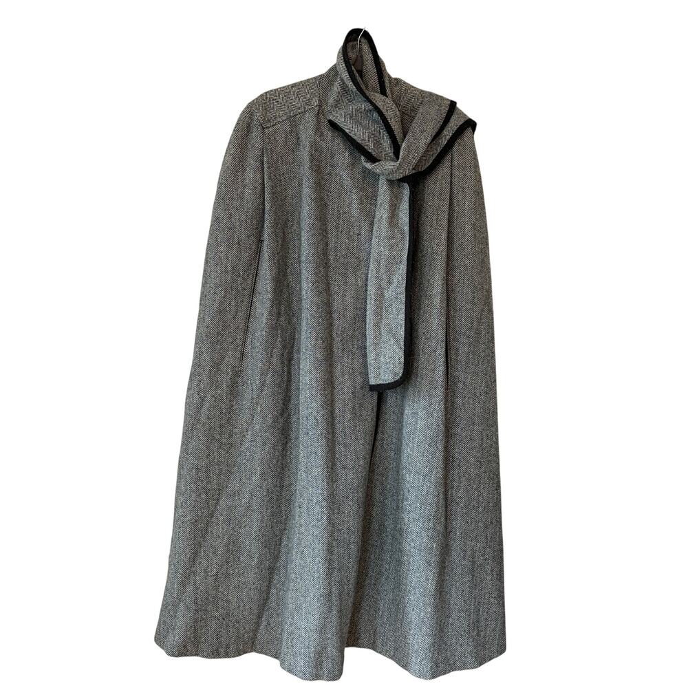 Vintage Alorna Premiere cape wool 1980s grey tipped black pockets herringbone